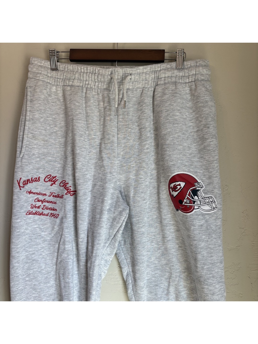 NFL Ultra Game Kansas City Chiefs Sweatpants Womens Large Grey Fleece Joggers - Picture 2 of 5